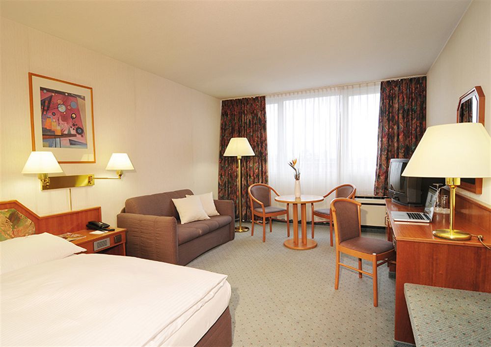 Leoso Hotel Ludwigshafen Dış mekan fotoğraf